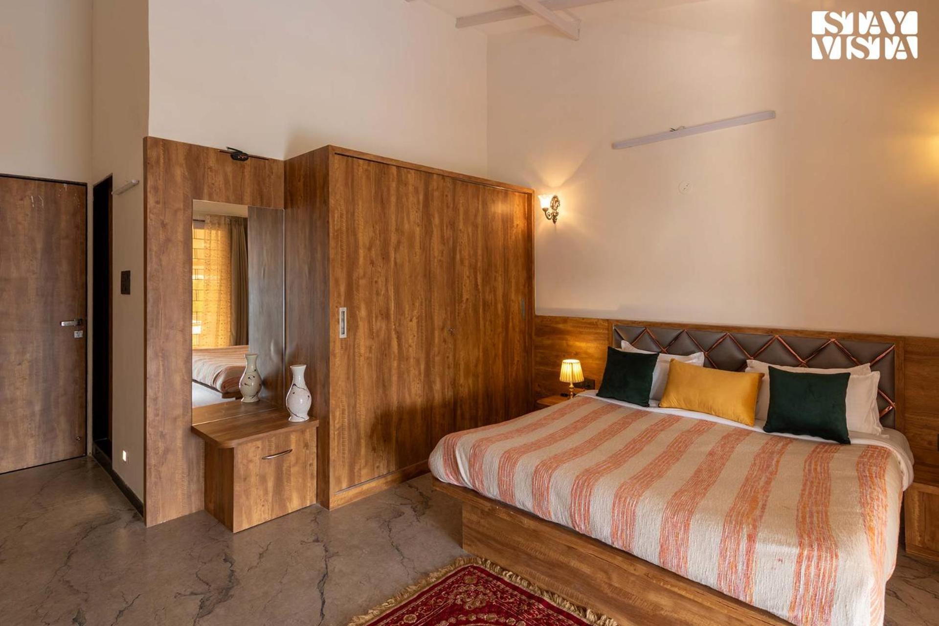 Stayvista'S Harvest Haven - Pool-View Villa With Deck & Machan Near Sula 纳西克 外观 照片