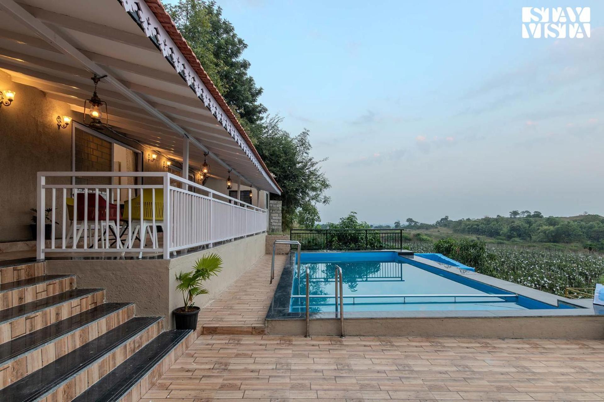 Stayvista'S Harvest Haven - Pool-View Villa With Deck & Machan Near Sula 纳西克 外观 照片