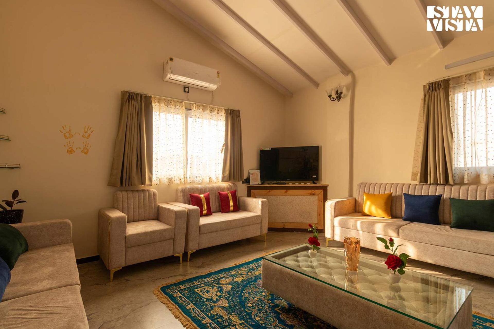 Stayvista'S Harvest Haven - Pool-View Villa With Deck & Machan Near Sula 纳西克 外观 照片